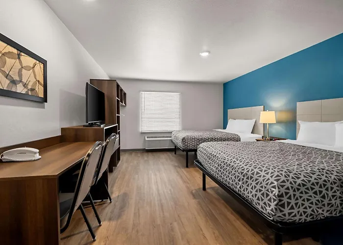 Woodspring - Rockford Hotel Loves Park